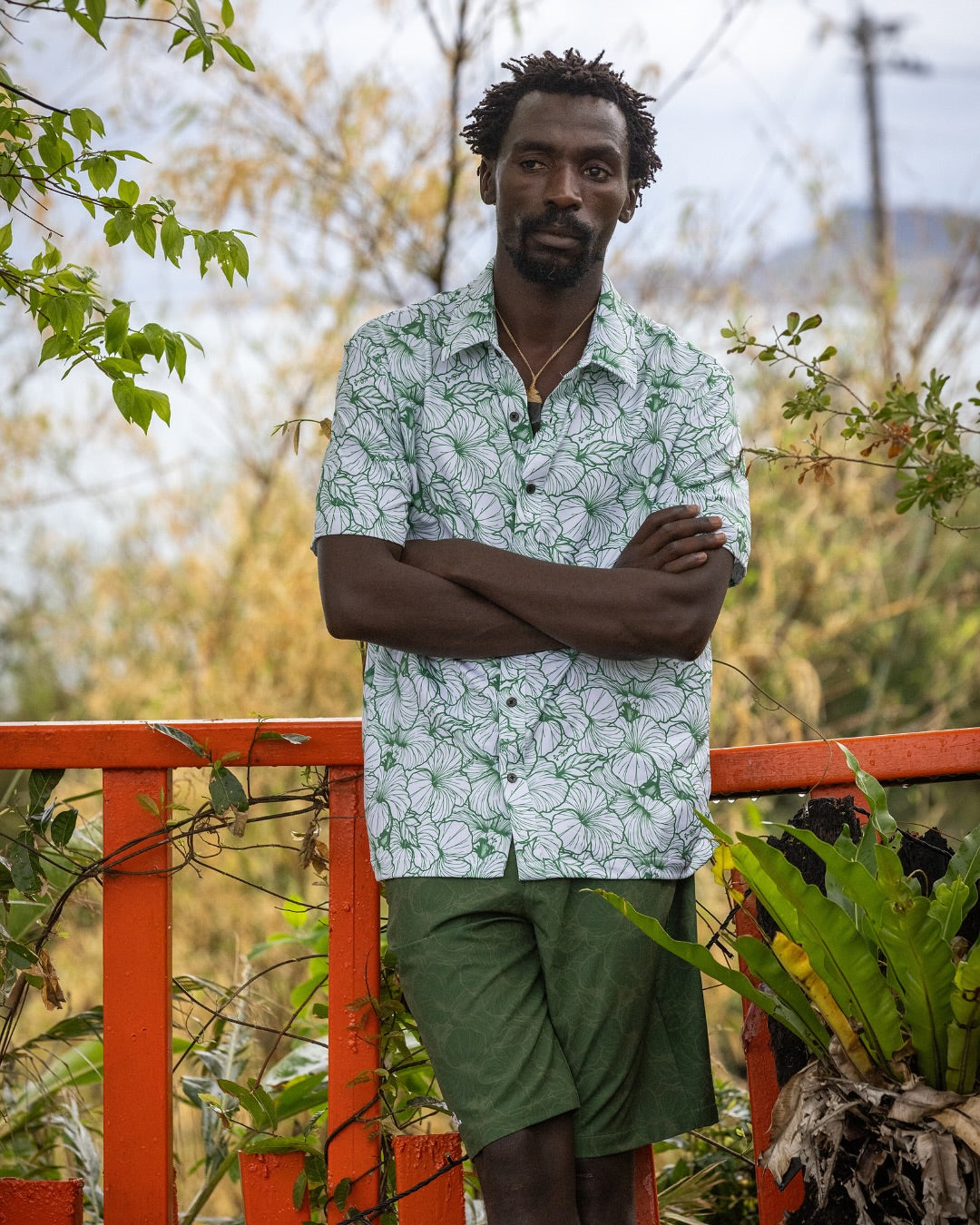 Vast Hibiscus Tech Button-Up: Aqua Terra™ Stretch, Quick-Dry & SPF 50+